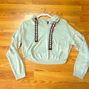 Cropped hoodie